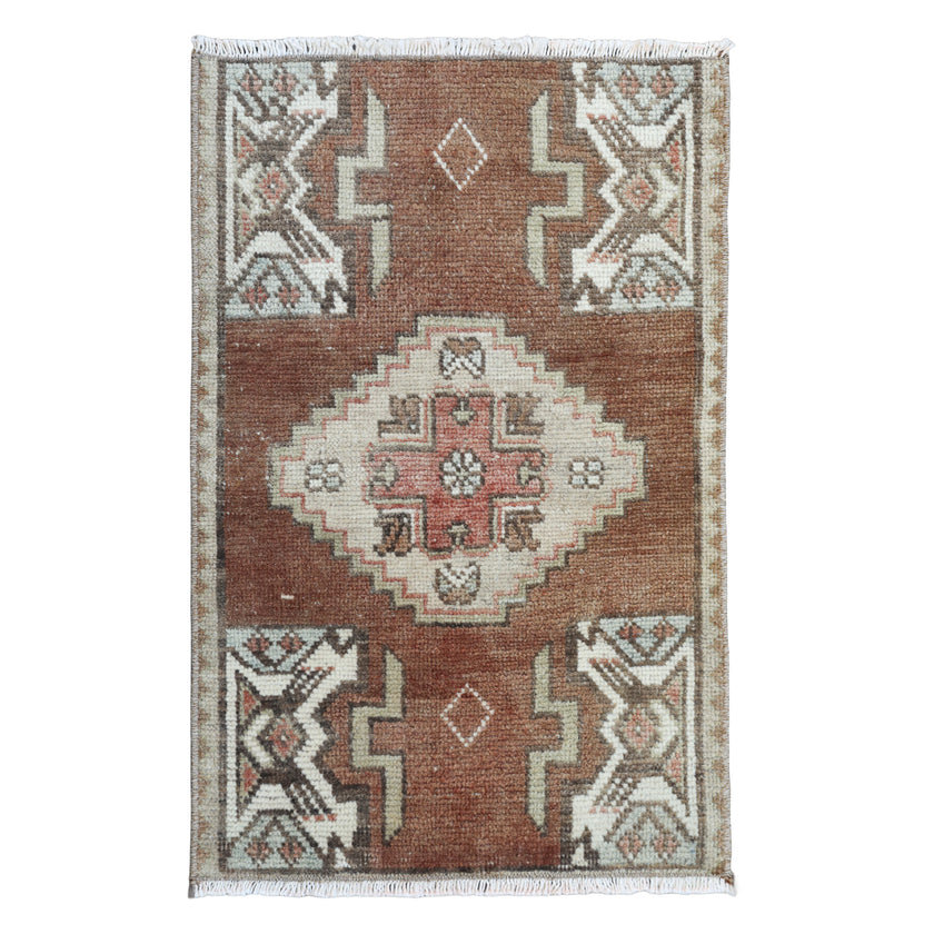 ZM334 Handwoven Vintage Rug 1’8 x 2'5