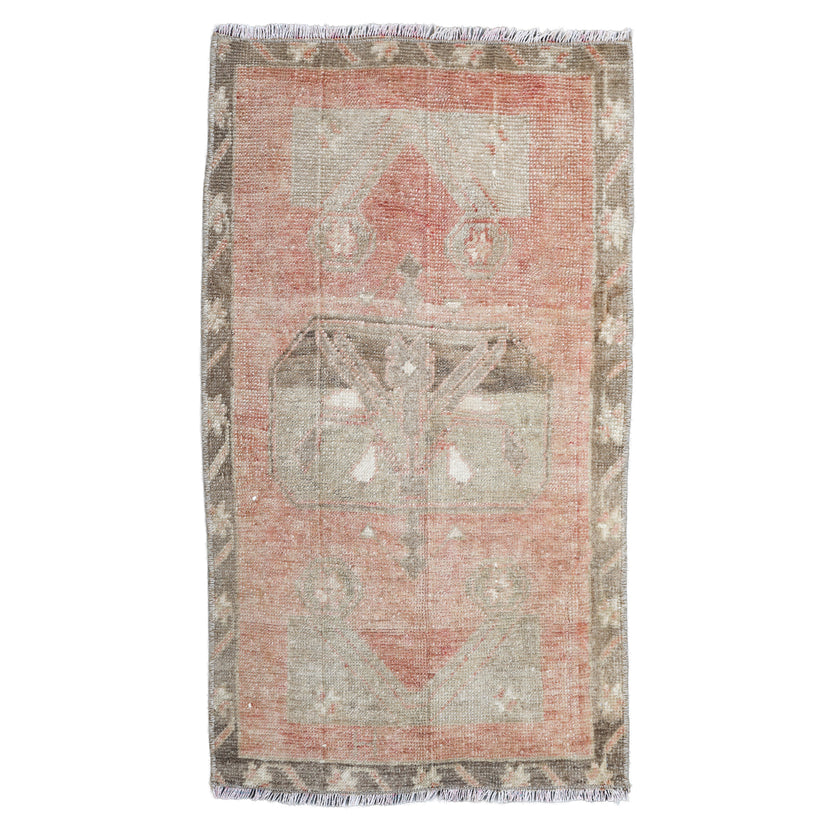 ZM335 Handwoven Vintage Rug 1’7 x 2'8
