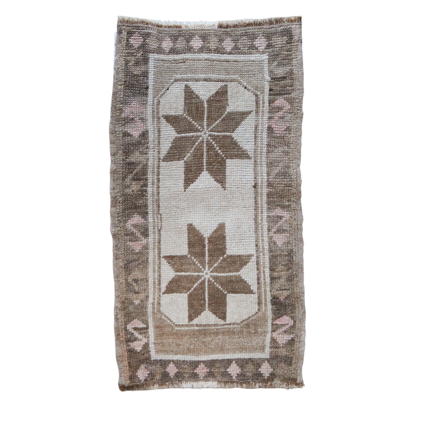 ZM344 Handwoven Vintage Rug 1’5 x 2’10