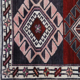 ZM350 Handwoven Vintage Rug 1’7 x 2’9