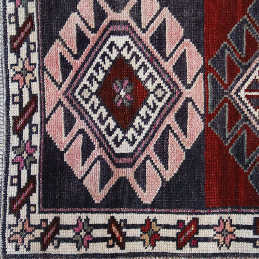 ZM350 Handwoven Vintage Rug 1’7 x 2’9