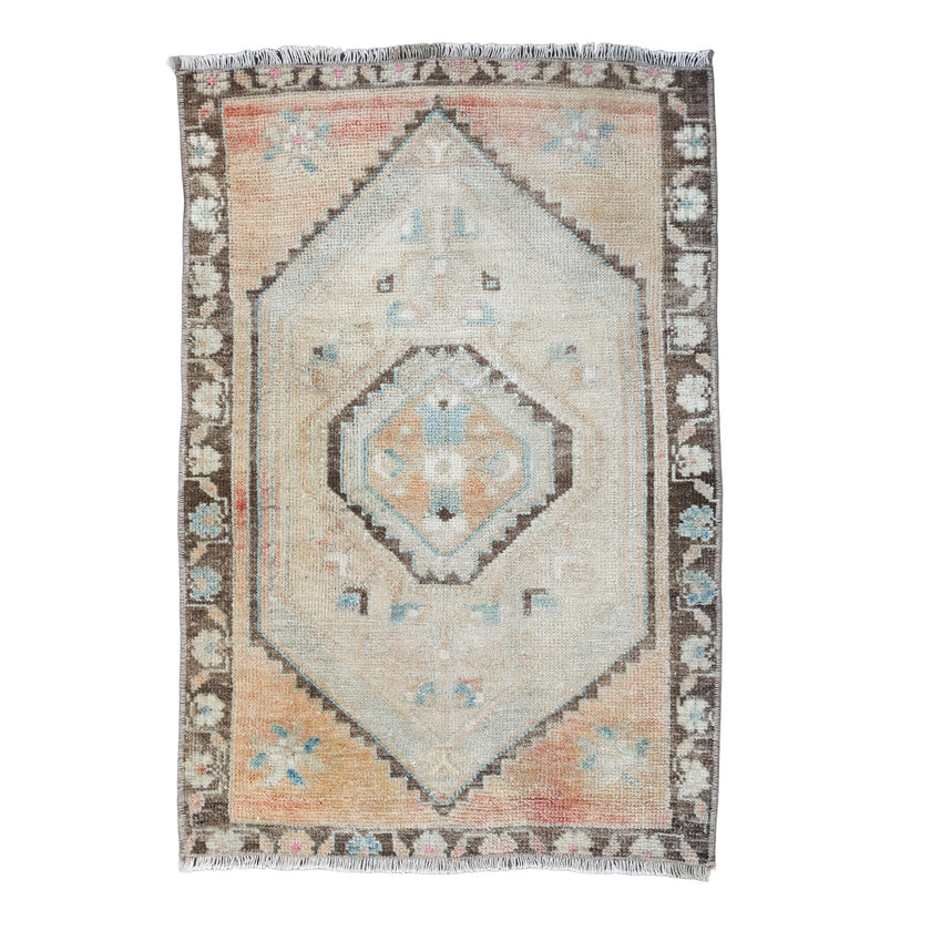 ZM358 Handwoven Vintage Rug 1’7 x 2’8