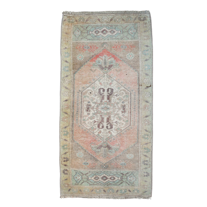 ZM368 Handwoven Vintage Rug 1’9 x 3'5