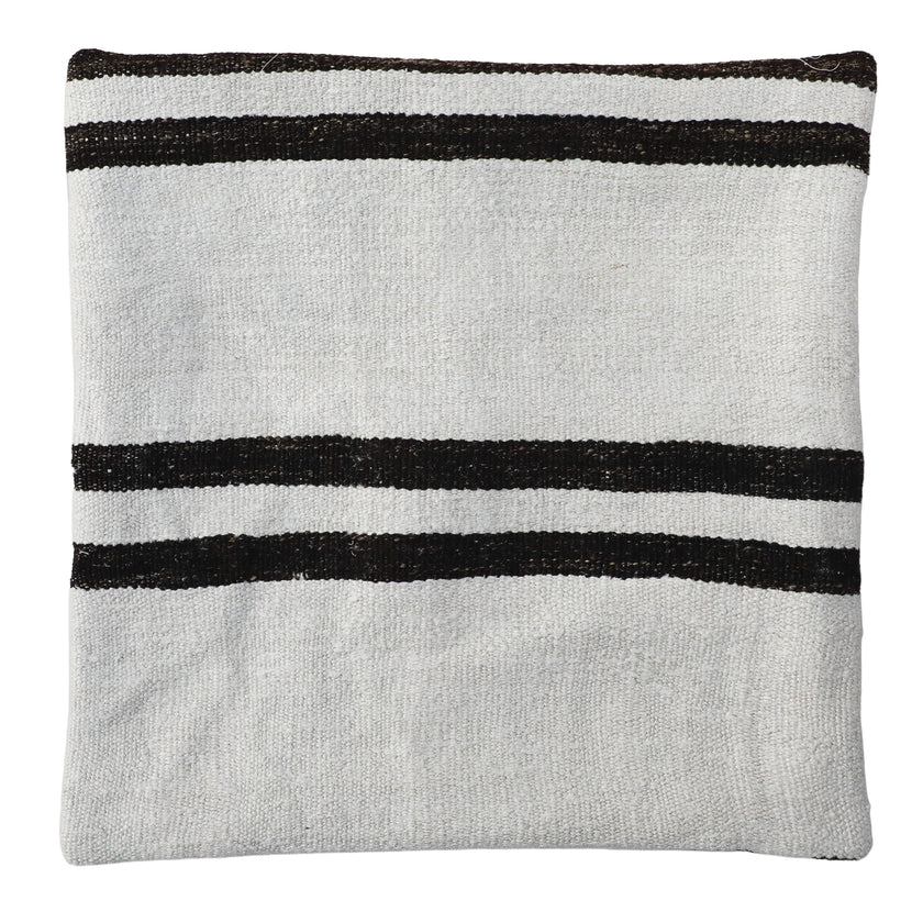 ZP132 Rug Pillow 20x20