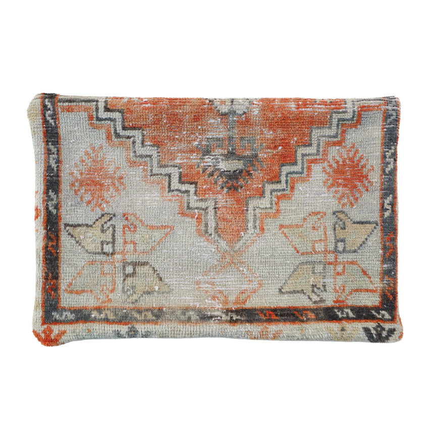 ZP211 Rug Pillow 15x22