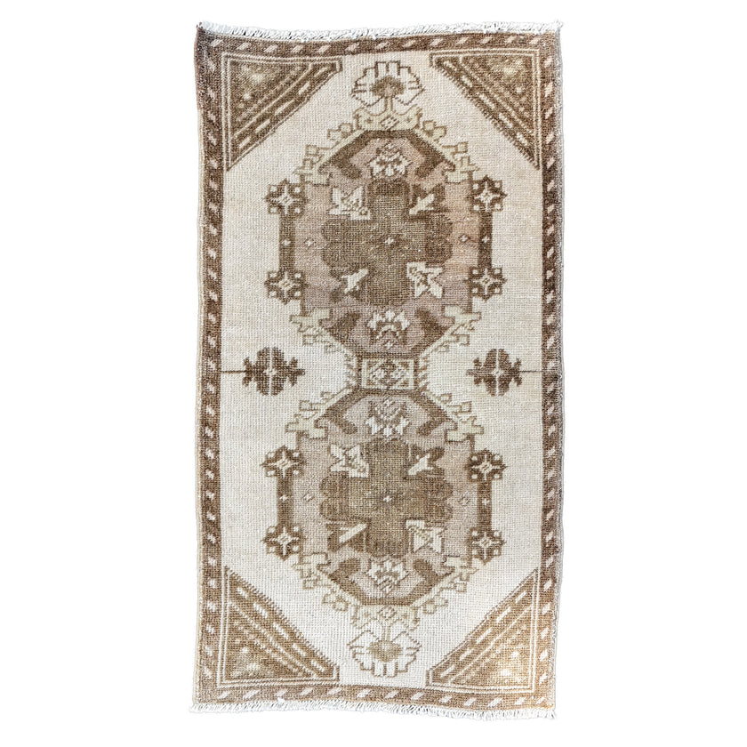 MB212 Handwoven Vintage Rug 1'8x3’3