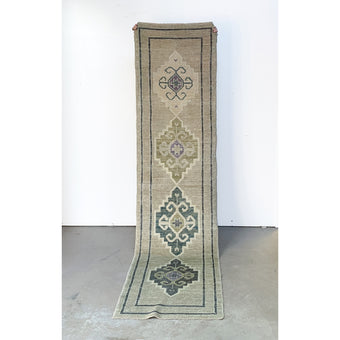 13679 Handwoven Rug 2'8x10'4