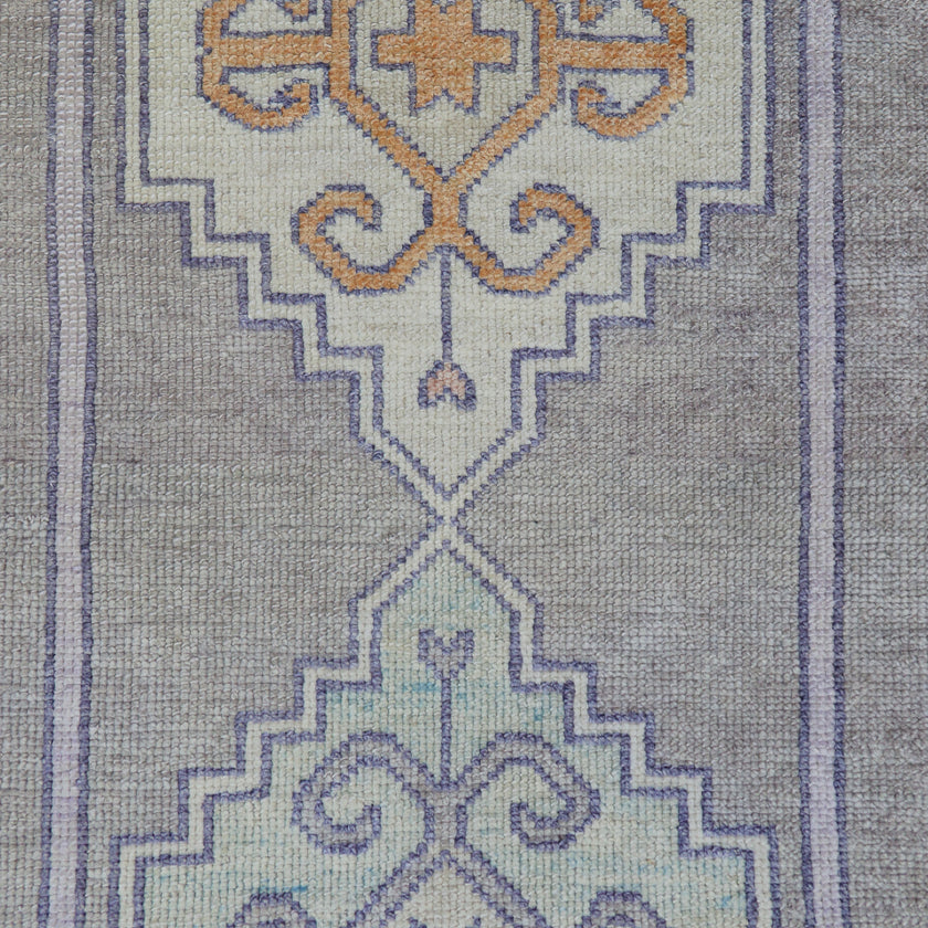 15421 Handwoven Rug 2'6x9'8