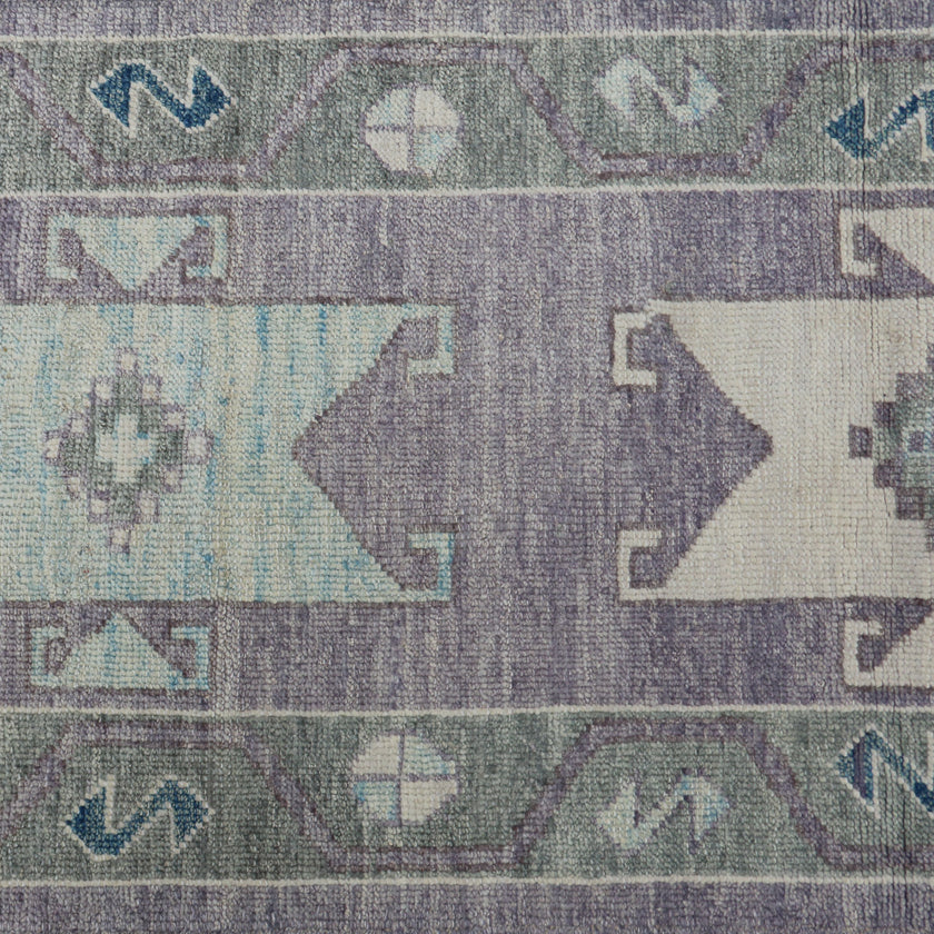 15589 Handwoven Rug 2’8x12'2