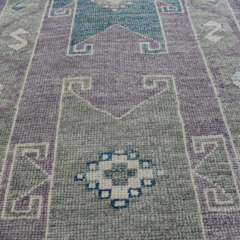 15589 Handwoven Rug 2’8x12'2