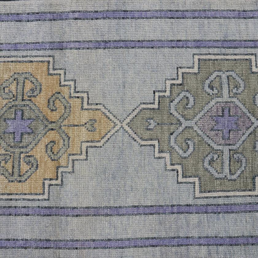 15611 Handwoven Rug 2’8x9’11