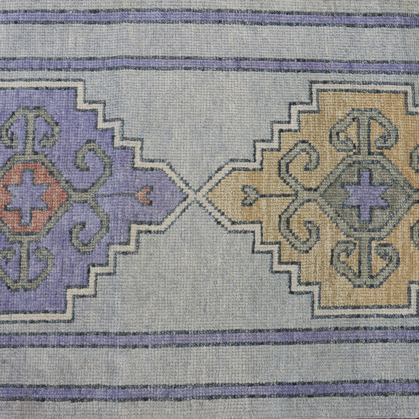 15611 Handwoven Rug 2’8x9’11