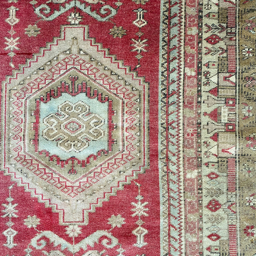 2017 Handwoven Vintage Rug 3’9x7'2