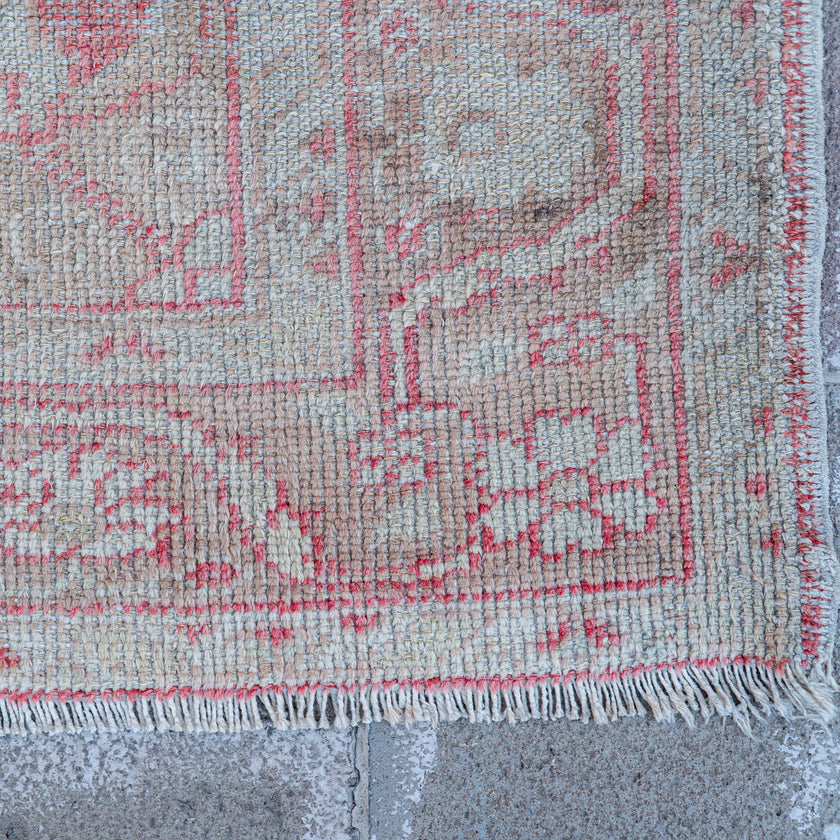 2699 Handwoven Vintage Rug 5’9x9’3
