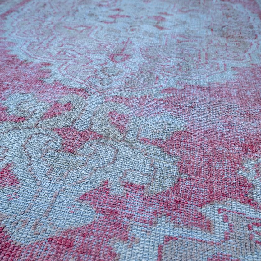 2699 Handwoven Vintage Rug 5’9x9’3
