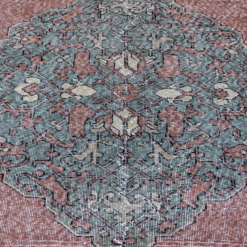 2708 Handwoven Vintage Rug 6’4x9