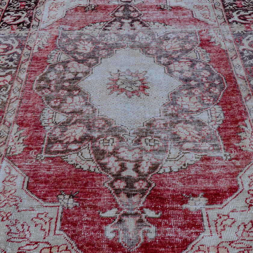 2719 Handwoven Vintage Rug 5‘2x8’5