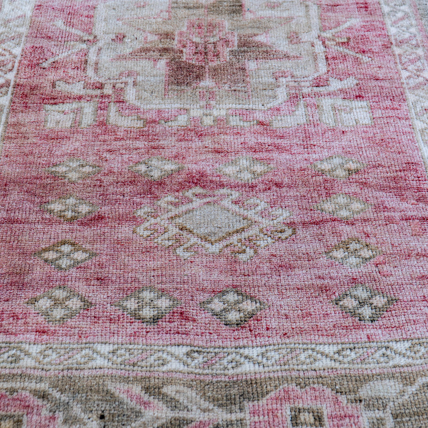 2753 Handwoven Vintage Rug 3’8x10’5