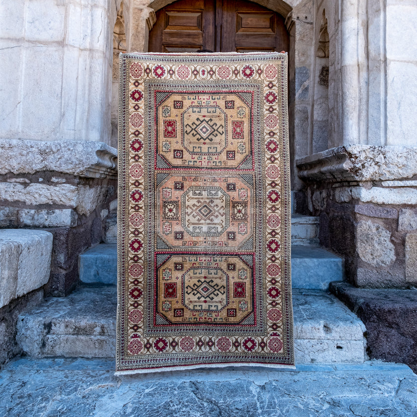 2932 Handwoven Vintage Rug 3’2x5’8