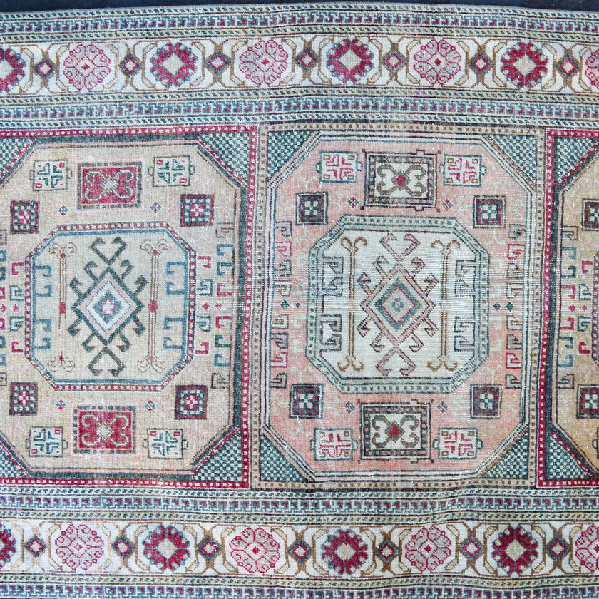 2932 Handwoven Vintage Rug 3’2x5’8