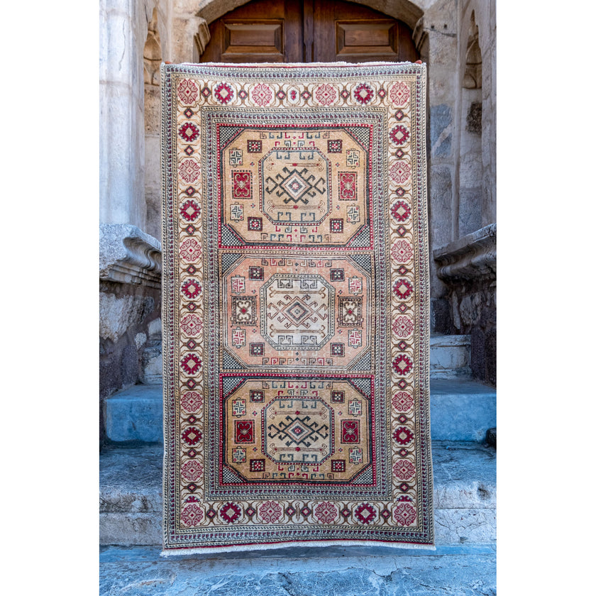 2932 Handwoven Vintage Rug 3’2x5’8