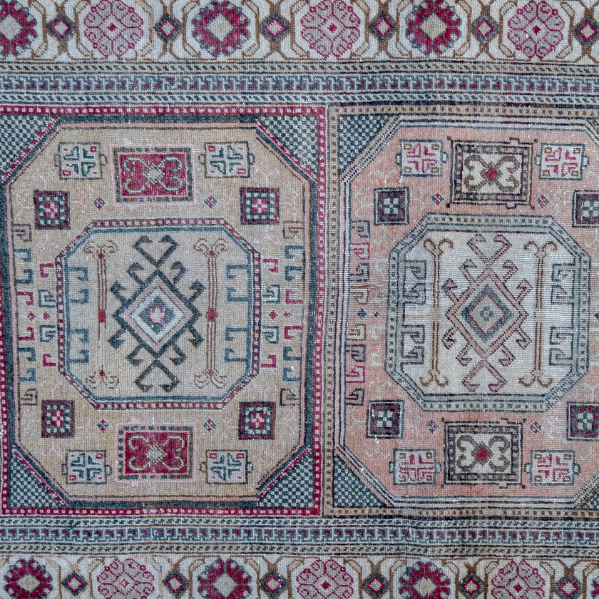 2932 Handwoven Vintage Rug 3’2x5’8