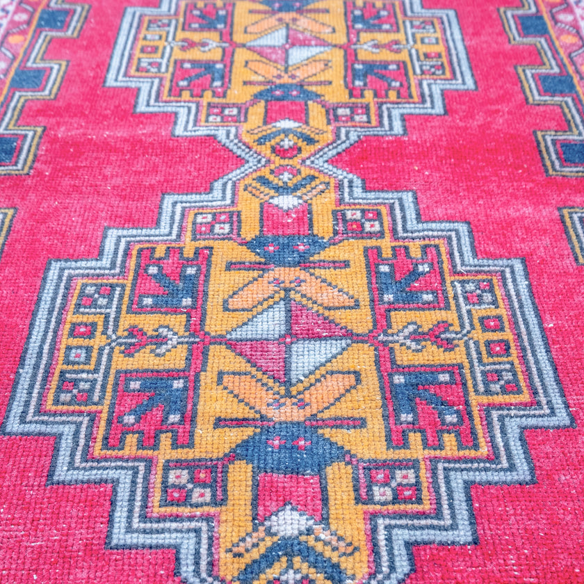 2970 Handwoven Vintage Rug 3'10x6'11