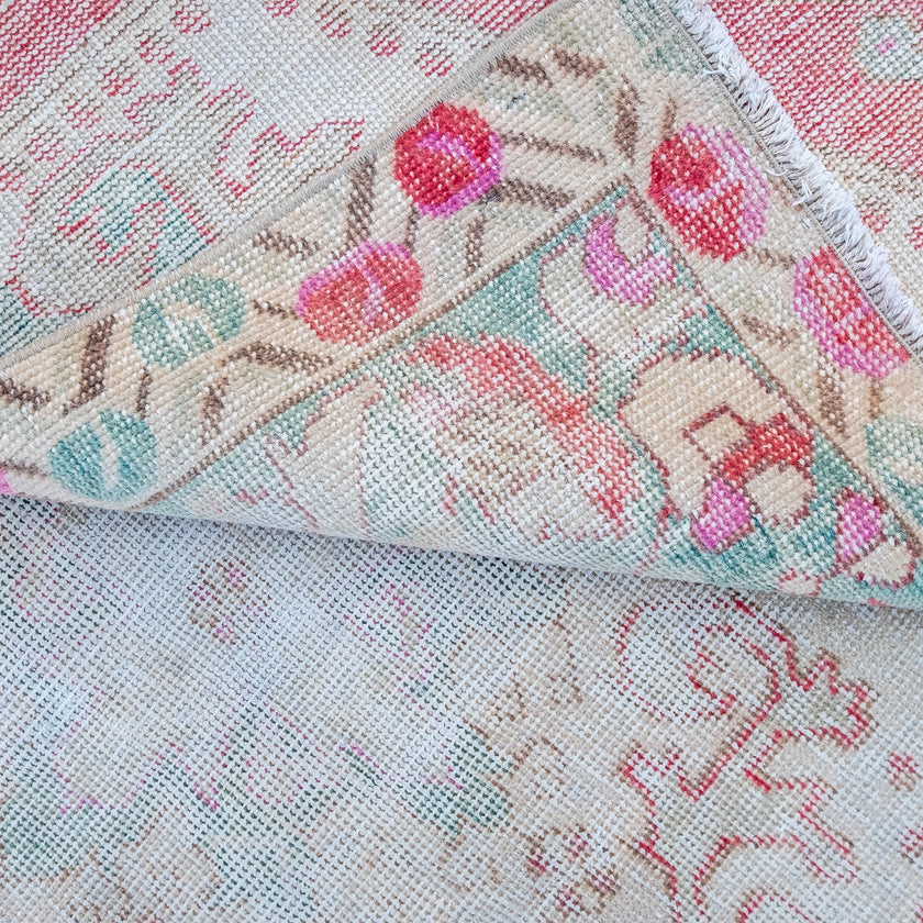 2978 Handwoven Vintage Rug 4'4x6'10