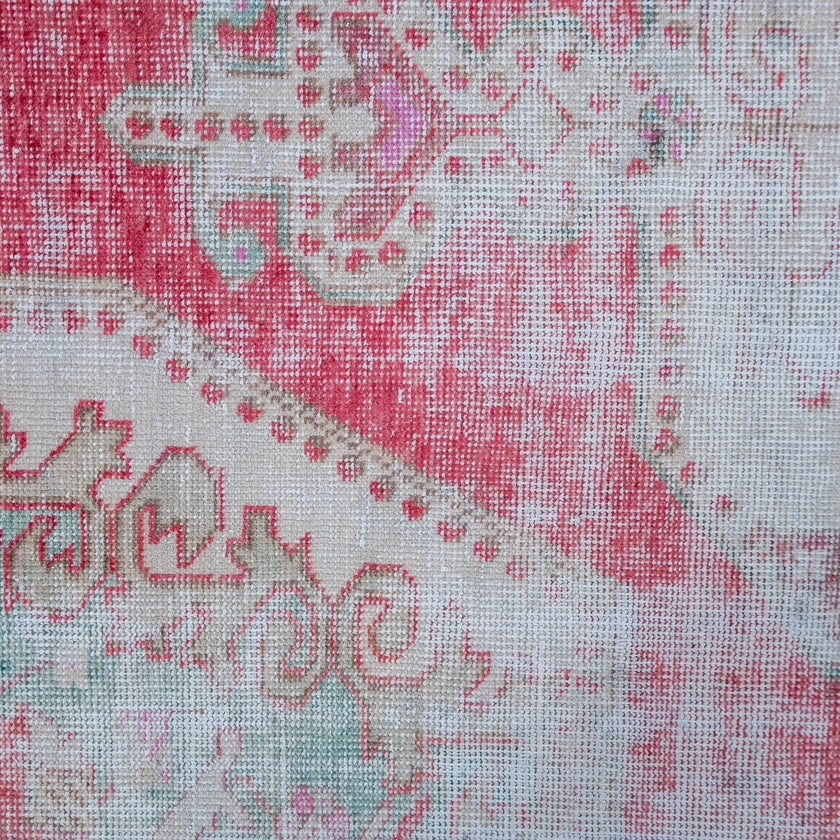 2978 Handwoven Vintage Rug 4'4x6'10