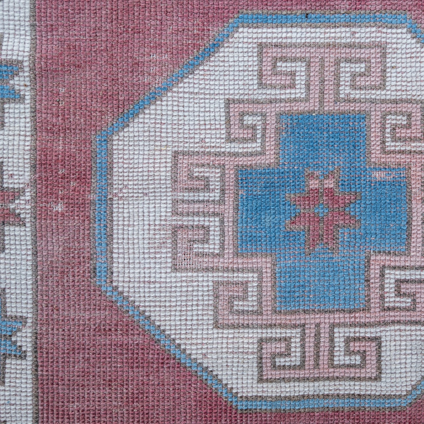 2990 Handwoven Vintage Rug 2’10x10’3