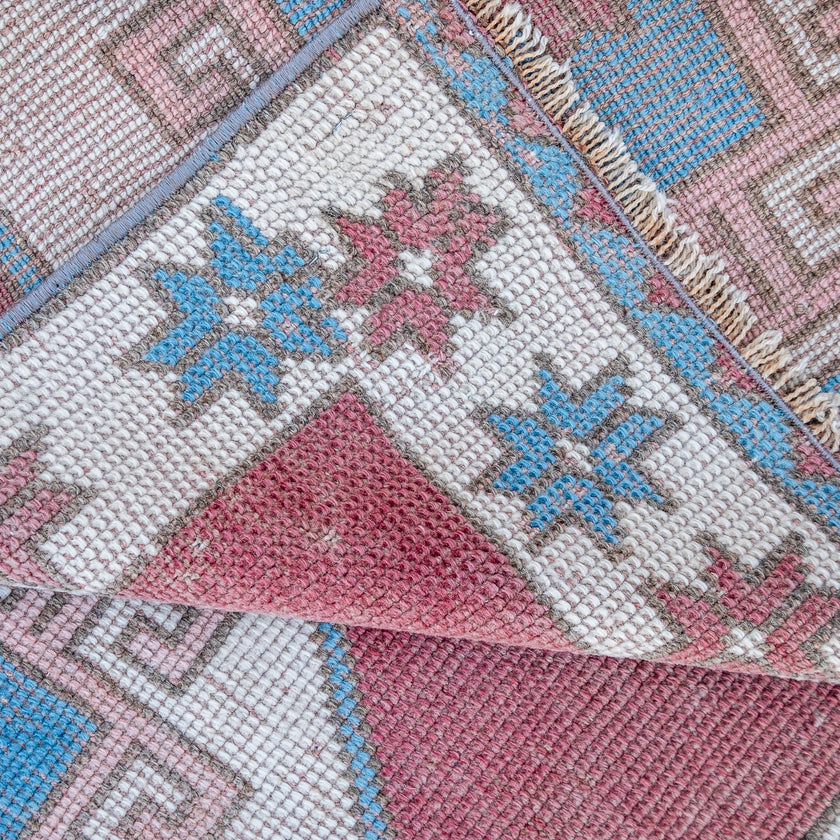2990 Handwoven Vintage Rug 2’10x10’3