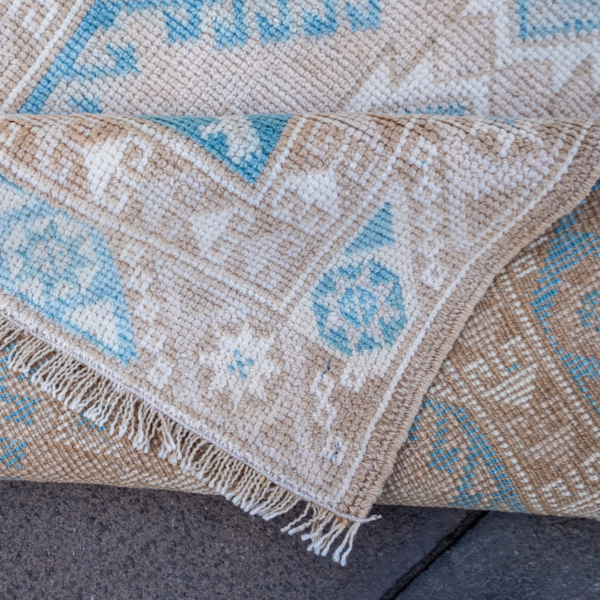 3181 Handwoven Vintage Rug 2'4x9'2
