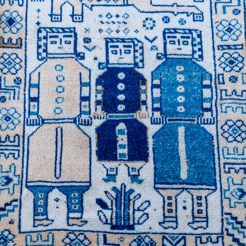 3189 Handwoven Vintage Rug 3'8x10'2