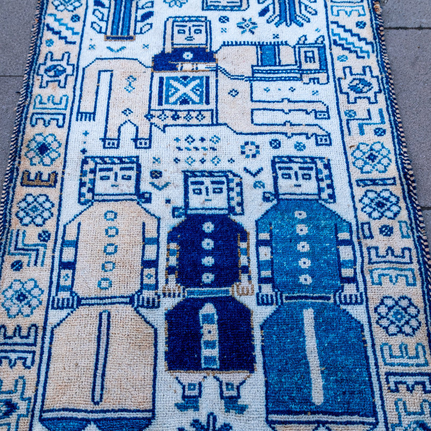 3189 Handwoven Vintage Rug 3'8x10'2