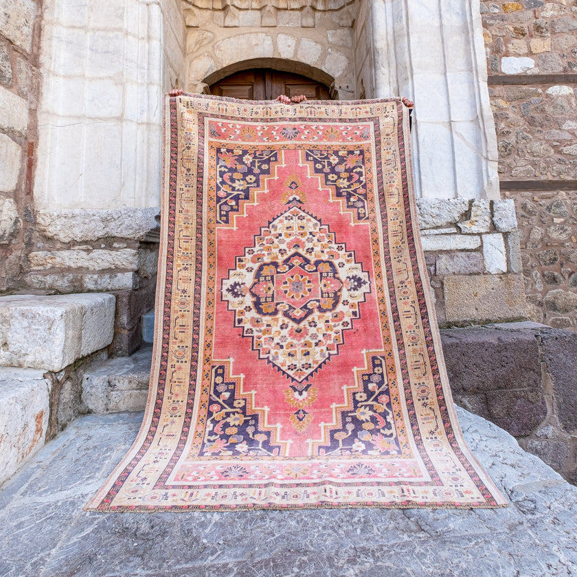 3234 Handwoven Vintage Rug 5'5x8'5