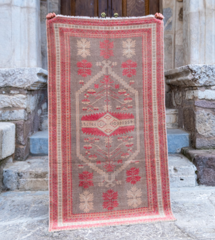 3292 Handwoven Vintage Rug 3'6x6'2