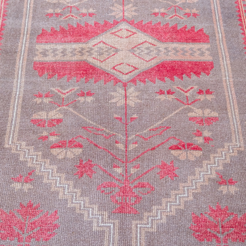 3292 Handwoven Vintage Rug 3'6x6'2