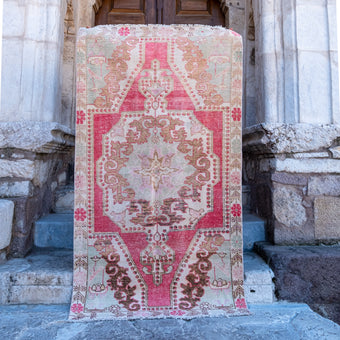 3320 Handwoven Vintage Rug 4'2x7'3