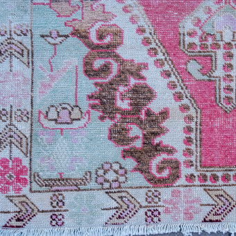 3320 Handwoven Vintage Rug 4'2x7'3