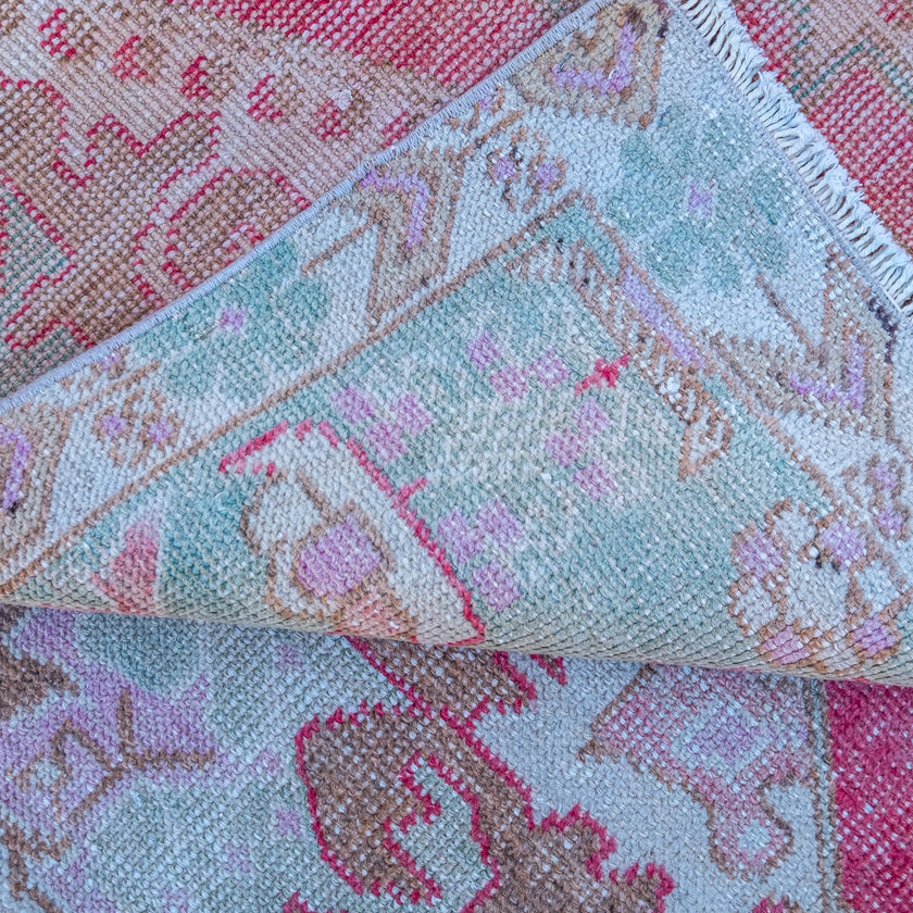 3320 Handwoven Vintage Rug 4'2x7'3