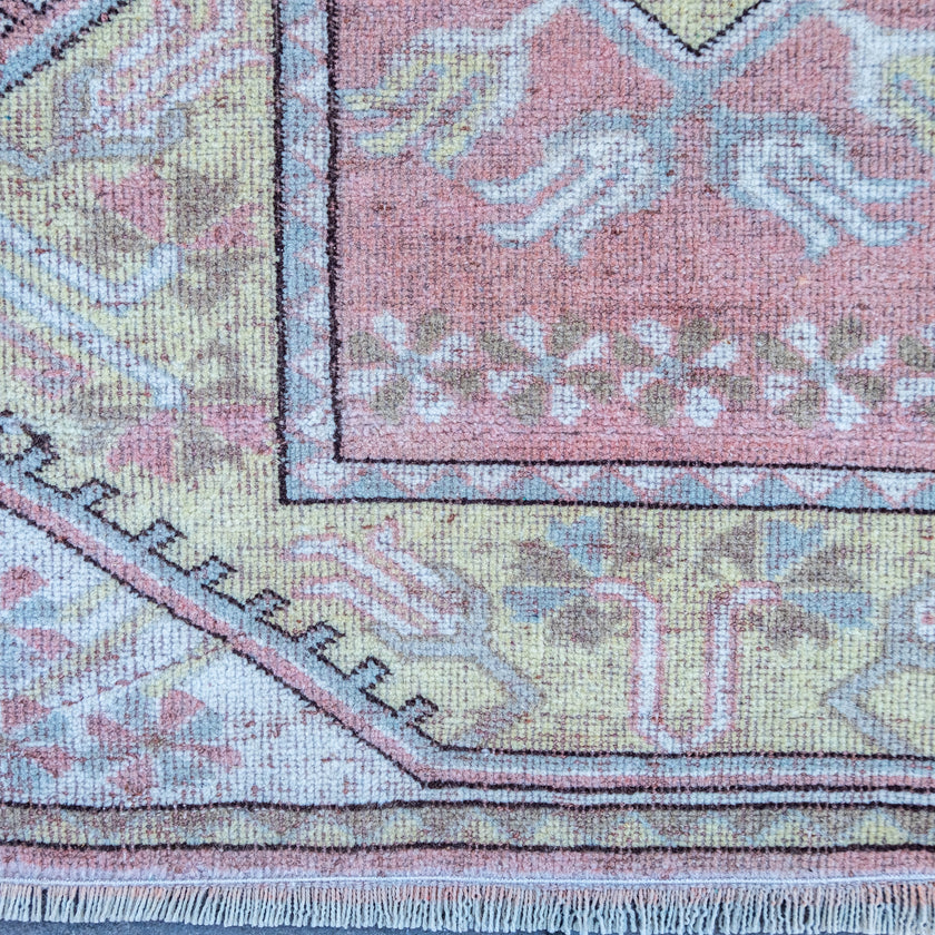 3327 Handwoven Vintage Rug 2'9x9'6