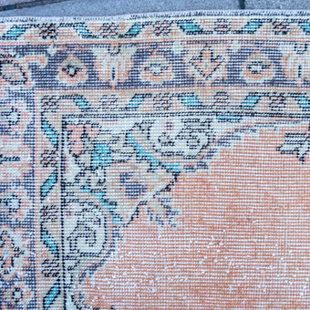 3330 VE Handwoven Vintage Rug 3'2x11