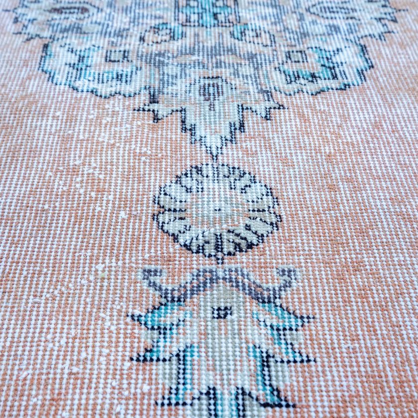 3330 VE Handwoven Vintage Rug 3'2x11