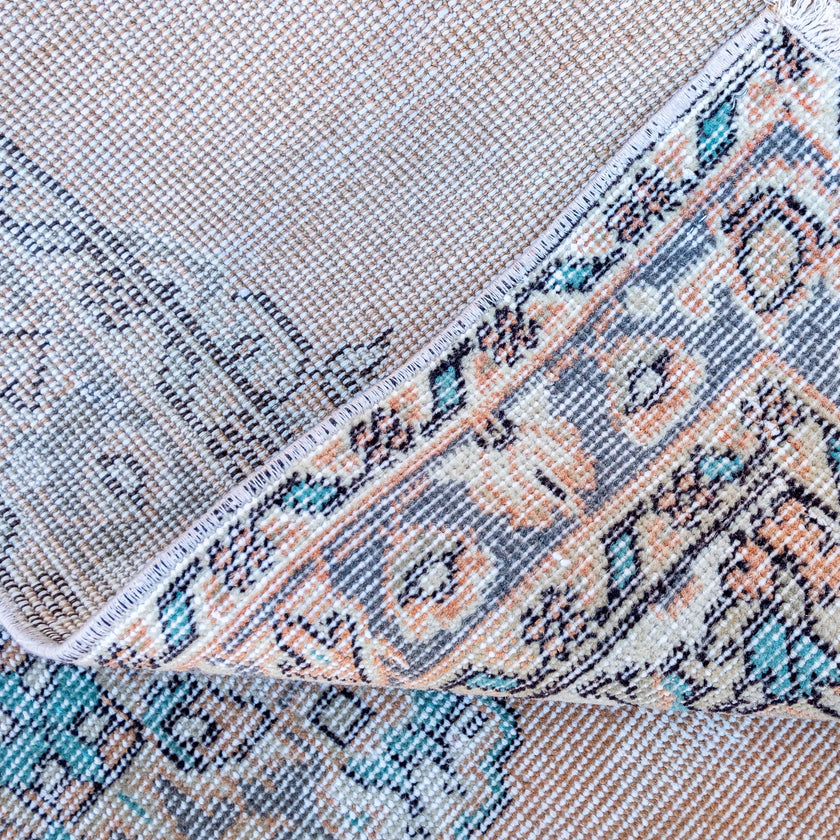 3330 VE Handwoven Vintage Rug 3'2x11