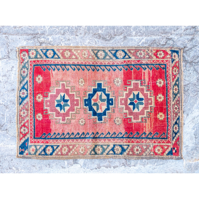 3360 VE Handwoven Vintage Rug 2'8x3'9
