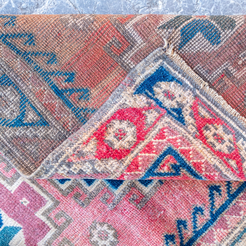 3360 VE Handwoven Vintage Rug 2'8x3'9