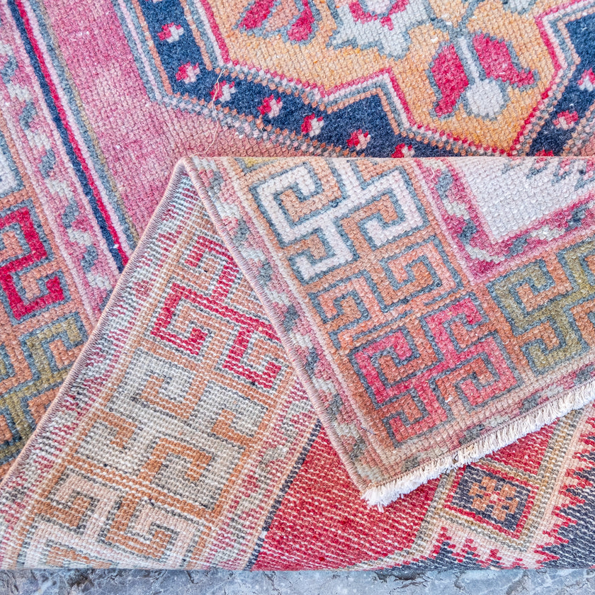 3384 Handwoven Vintage Rug 3'2x6'8