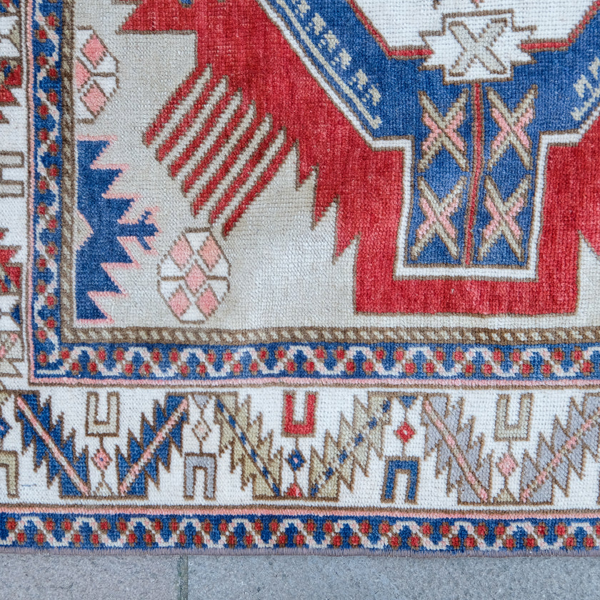 3491 Handwoven Vintage Rug 3'8x5'8