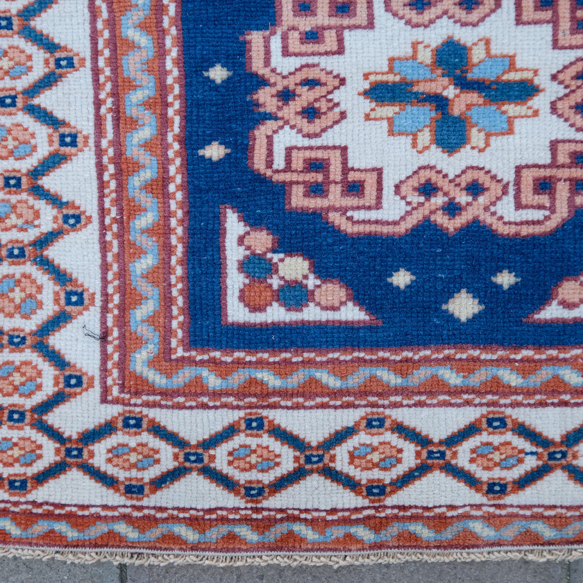 3504 Handwoven Vintage Rug 3'11x5'7