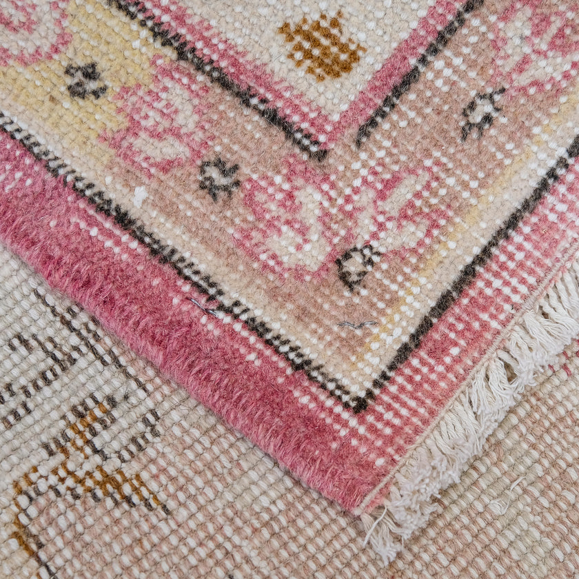 3565 Handwoven Vintage Rug 6'9x10'5
